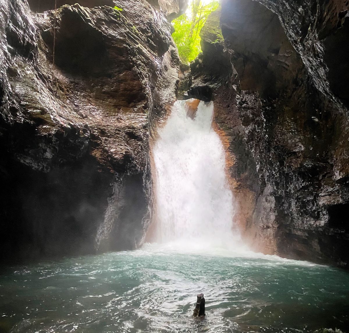 La Leona Waterfall Hiking Adventure near Liberia